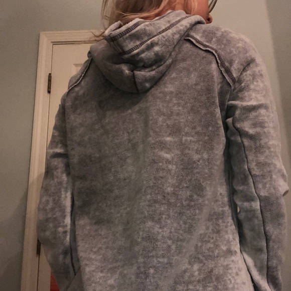 Grey long sleeve - Picture 2 of 2